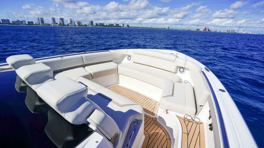 2024 Tiara Yachts 48 LS