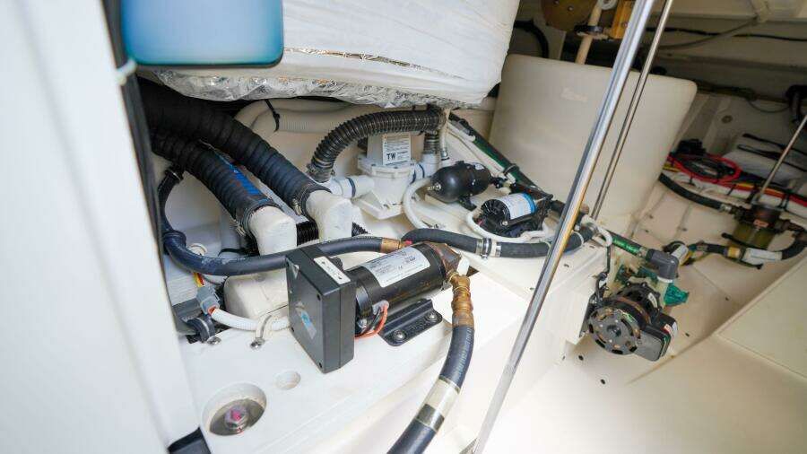 2024 Tiara Yachts 48 LS