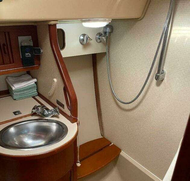 1994 Island Packet Cutter