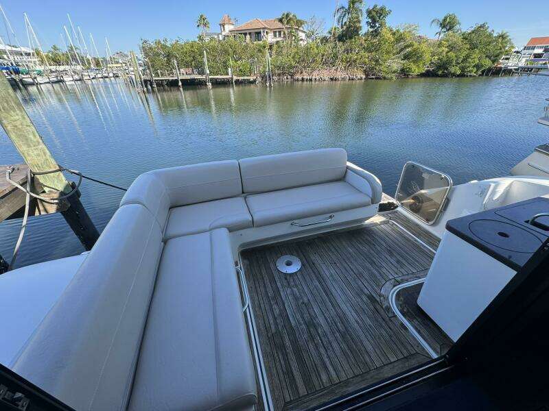 2016 Sea Ray 470 Sundancer 'Lopez Cove II' - Exterior Seating
