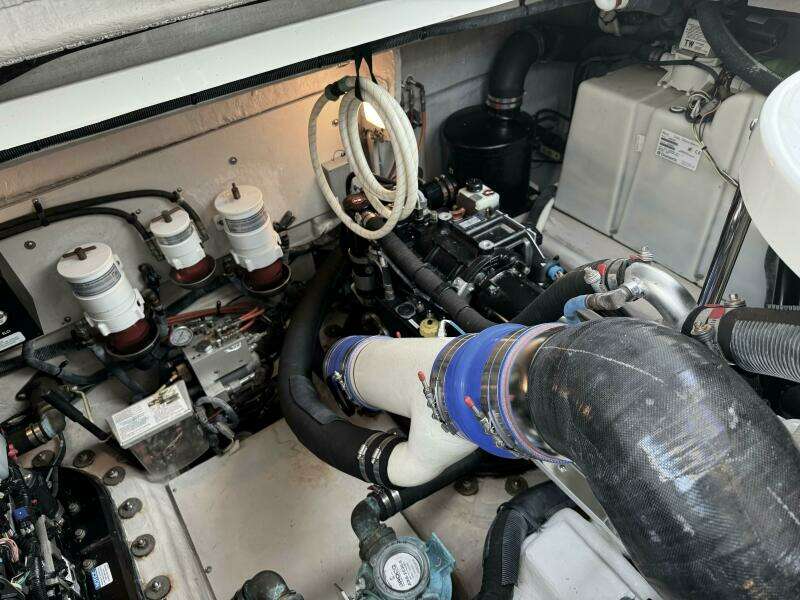 2016 Sea Ray 470 Sundancer 'Lopez Cove II' - Engine Room