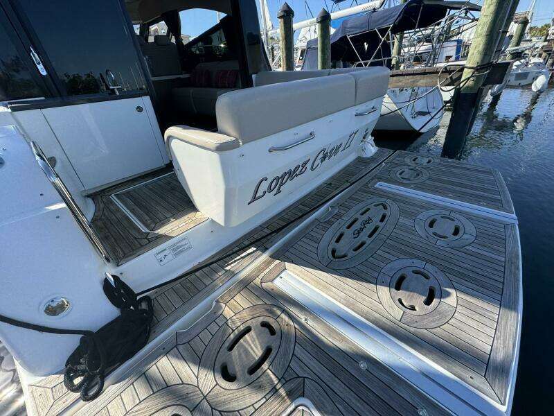 2016 Sea Ray 470 Sundancer 'Lopez Cove II' - Hydraulic Swim Platform