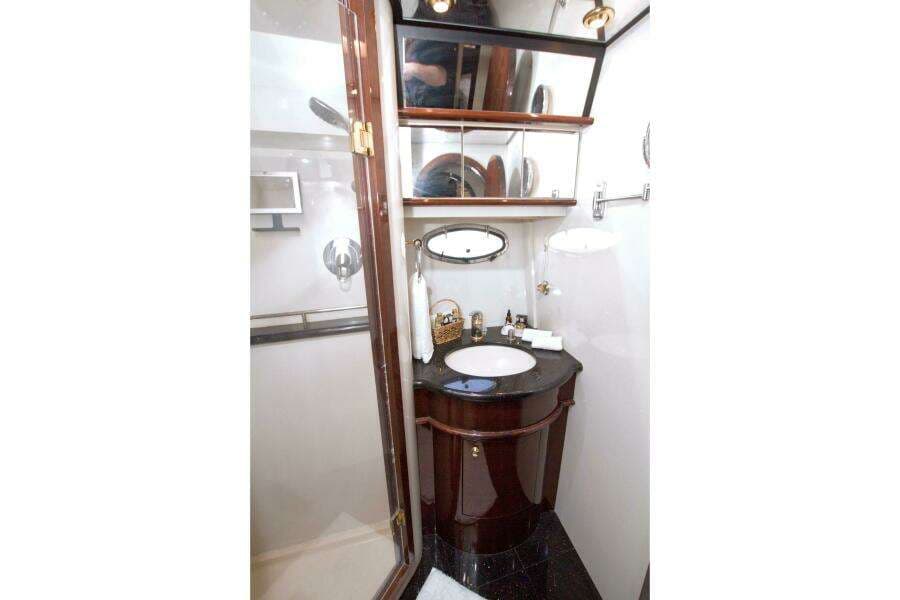 2005 Neptunus 62 Flybridge