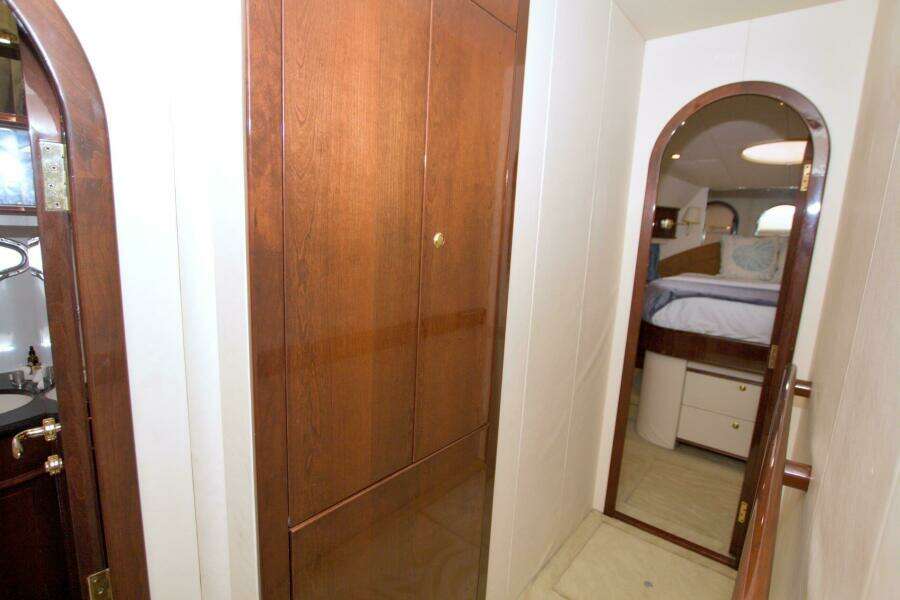 2005 Neptunus 62 Flybridge