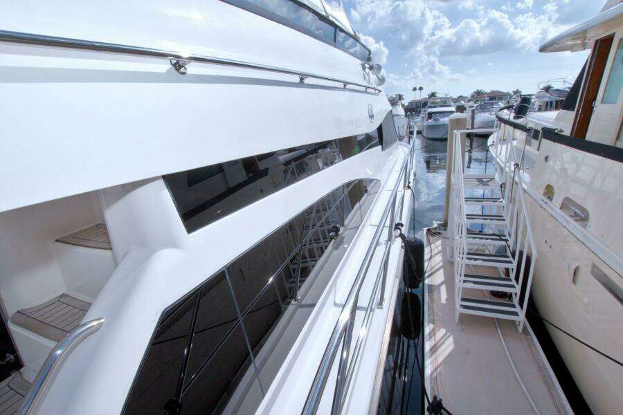 2005 Neptunus 62 Flybridge