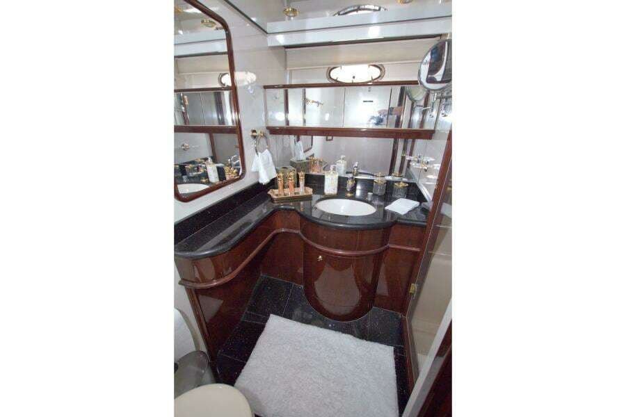 2005 Neptunus 62 Flybridge