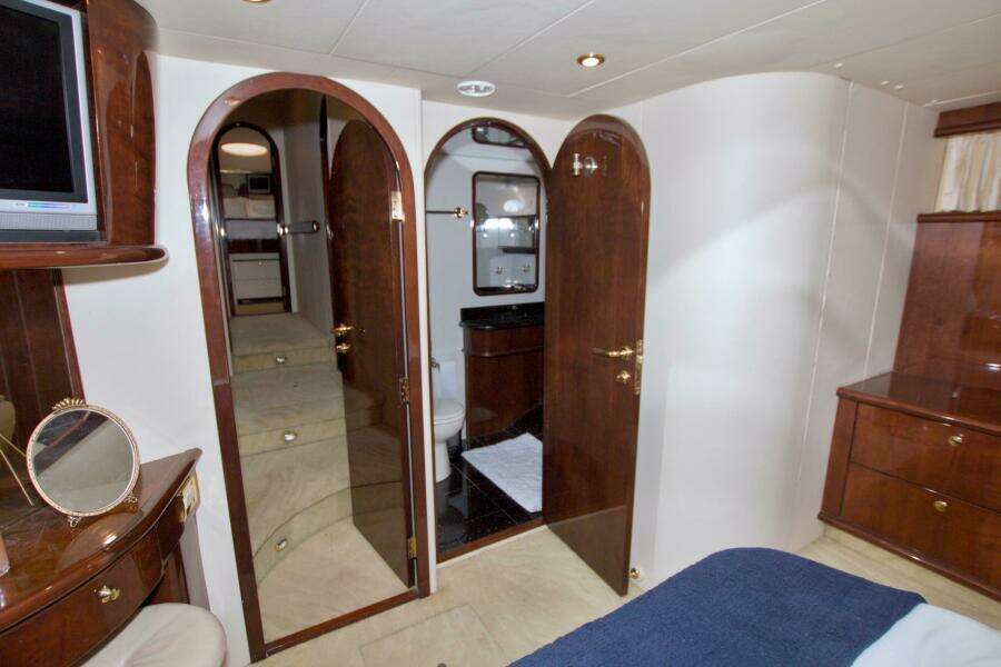 2005 Neptunus 62 Flybridge