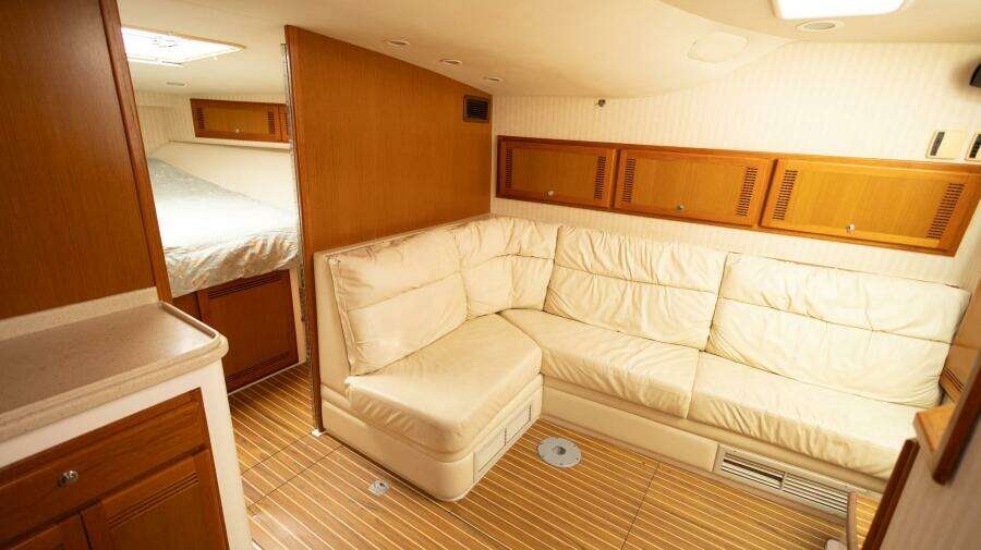 2005 Cabo 40 Express