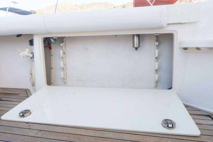 2005 Cabo 40 Express