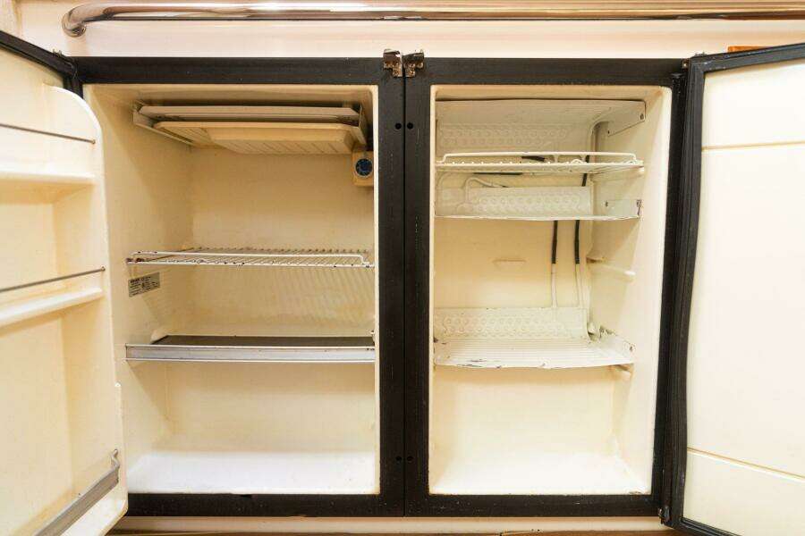 2005 Cabo 40 Express