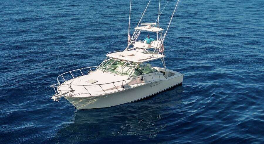 2005 Cabo 40 Express