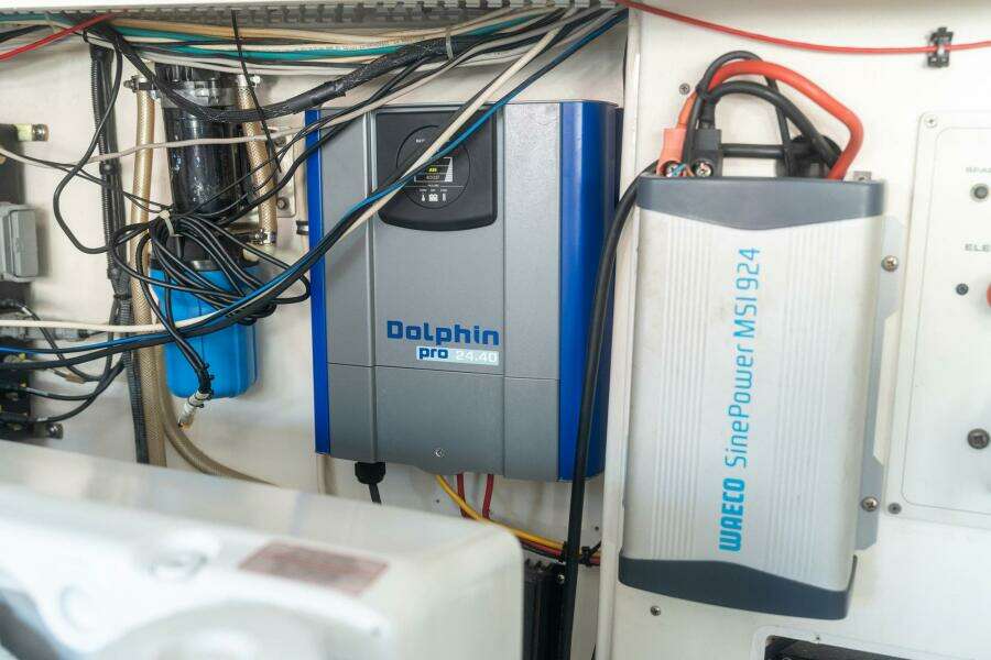 2005 Cabo 40 Express