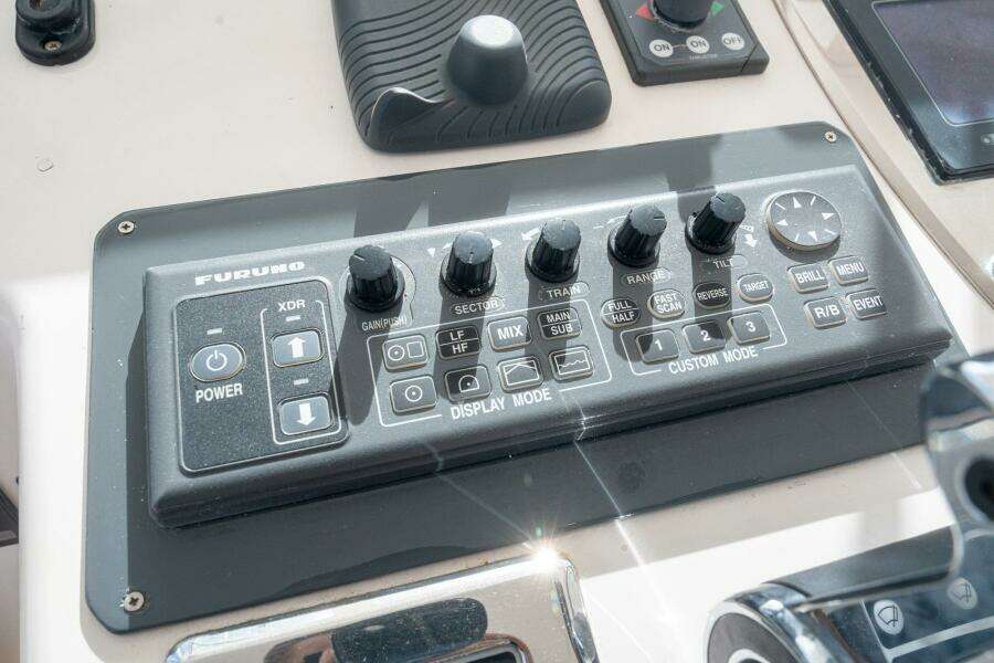 2005 Cabo 40 Express