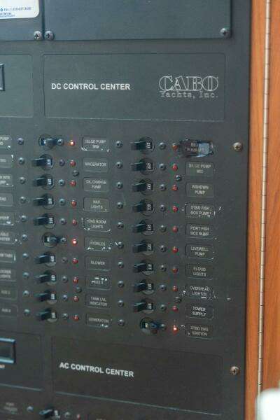 2005 Cabo 40 Express