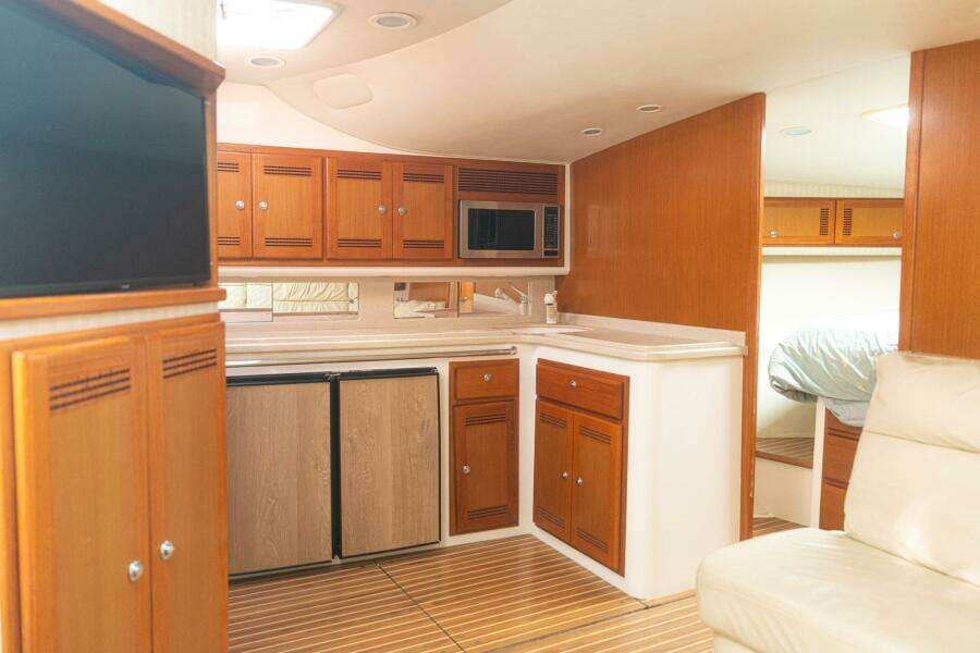 2005 Cabo 40 Express