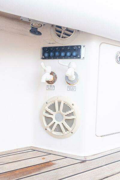 2005 Cabo 40 Express