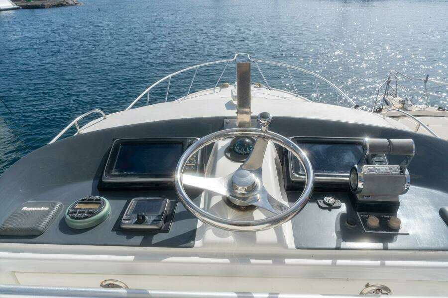 2005 Cabo 40 Express