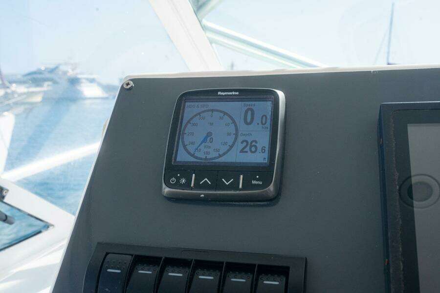 2005 Cabo 40 Express