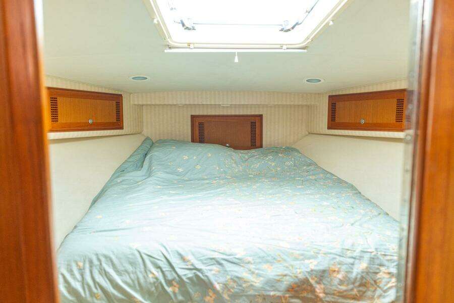 2005 Cabo 40 Express