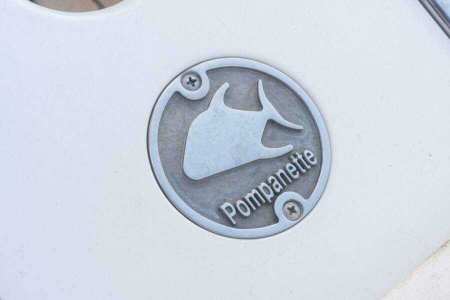 2005 Cabo 40 Express