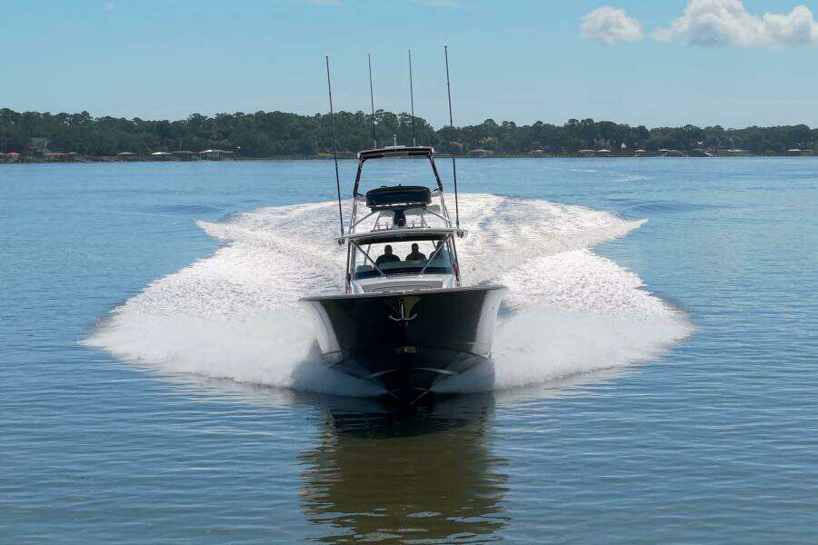 Valhalla 55 - Lucky 24 IV - Bow Running Profile