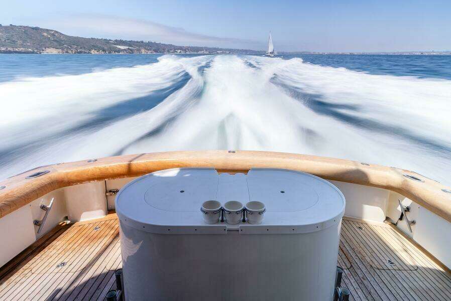 2004 Hatteras 54 Convertible Cockpit