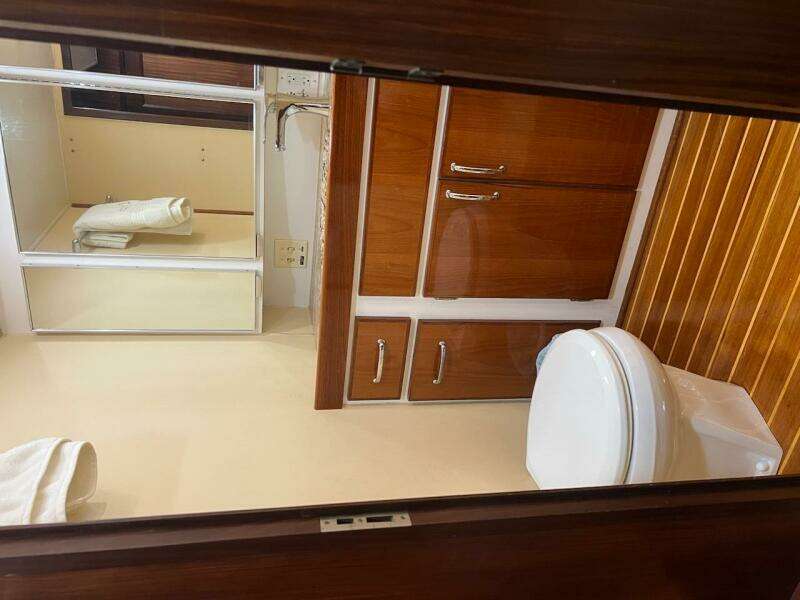 1985 Hatteras Motor Yacht