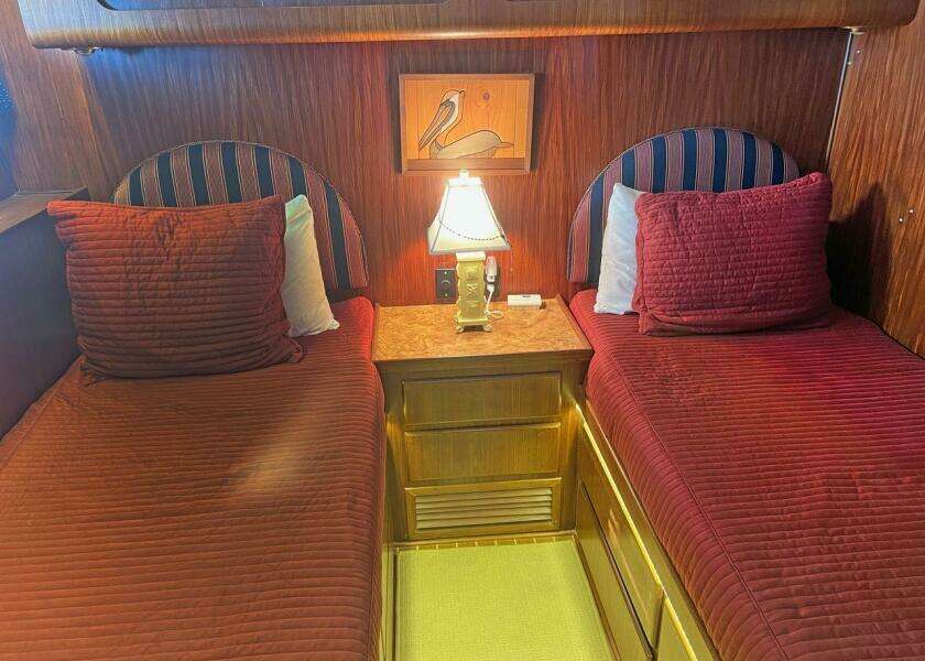 1985 Hatteras Motor Yacht