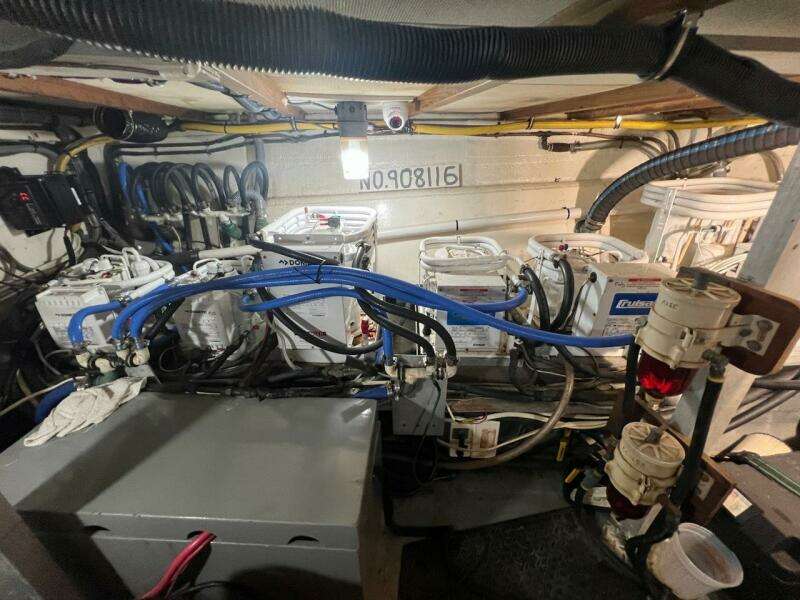 1985 Hatteras Motor Yacht