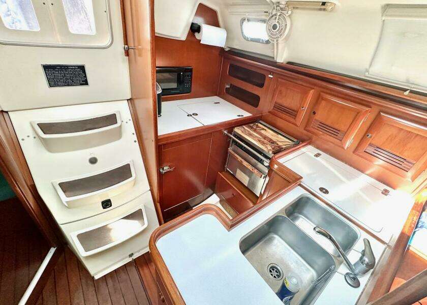 2000 Beneteau 361