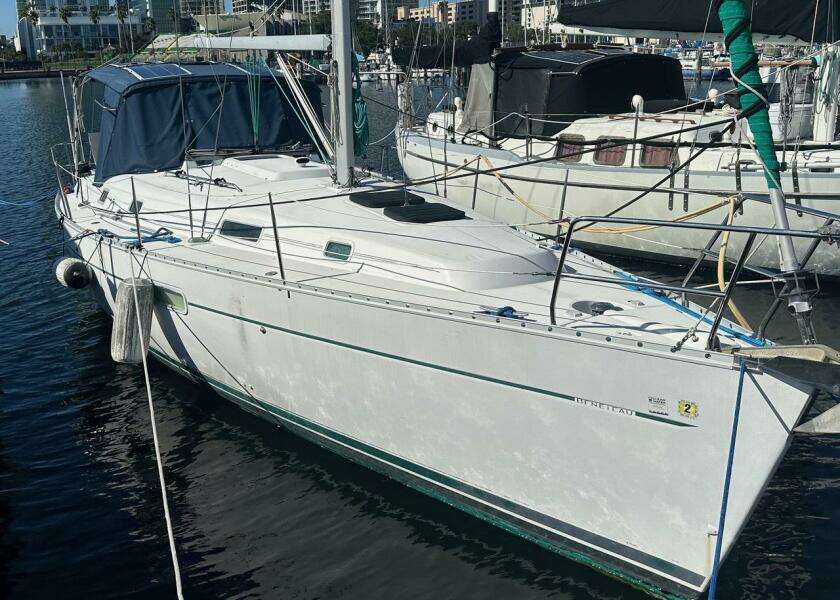 2000 Beneteau 361