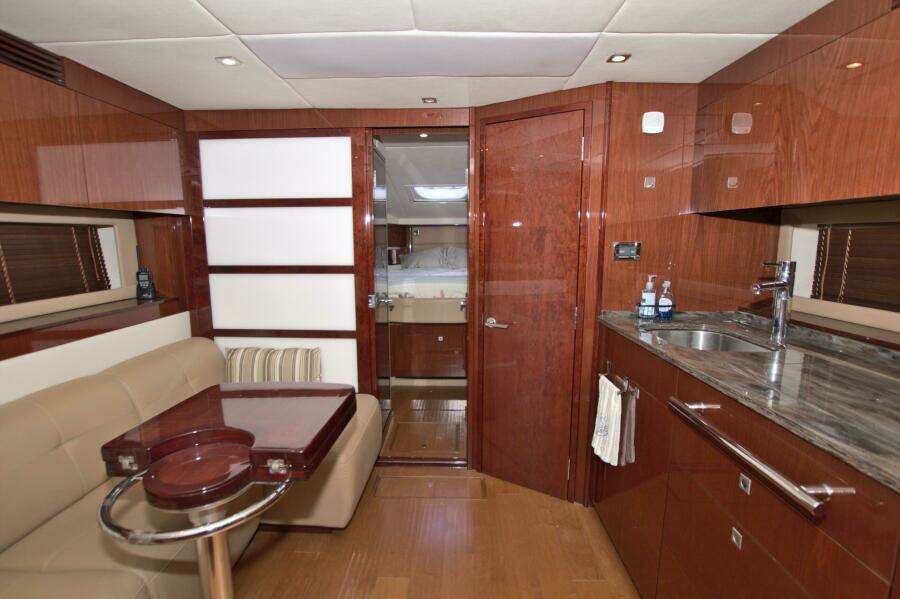 2013 Sea Ray 450 Sundancer