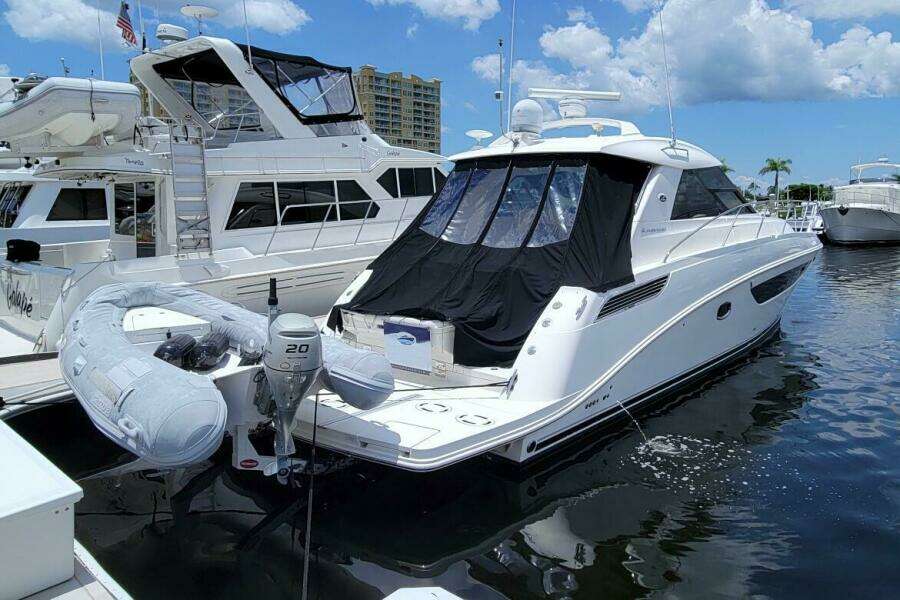 2013 Sea Ray 450 Sundancer