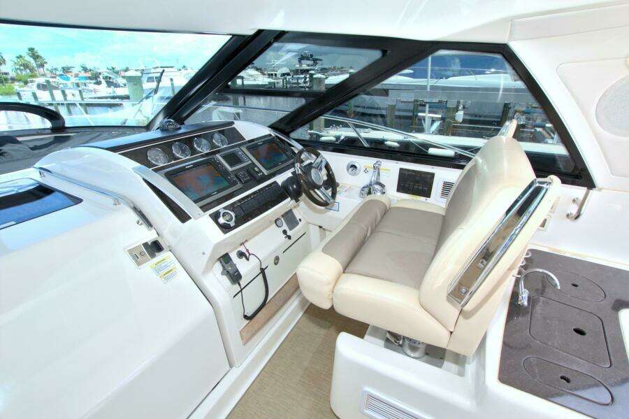 2013 Sea Ray 450 Sundancer