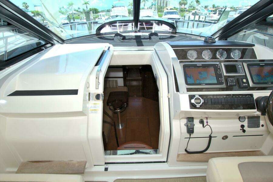 2013 Sea Ray 450 Sundancer