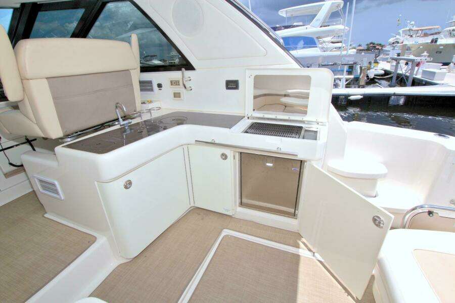 2013 Sea Ray 450 Sundancer