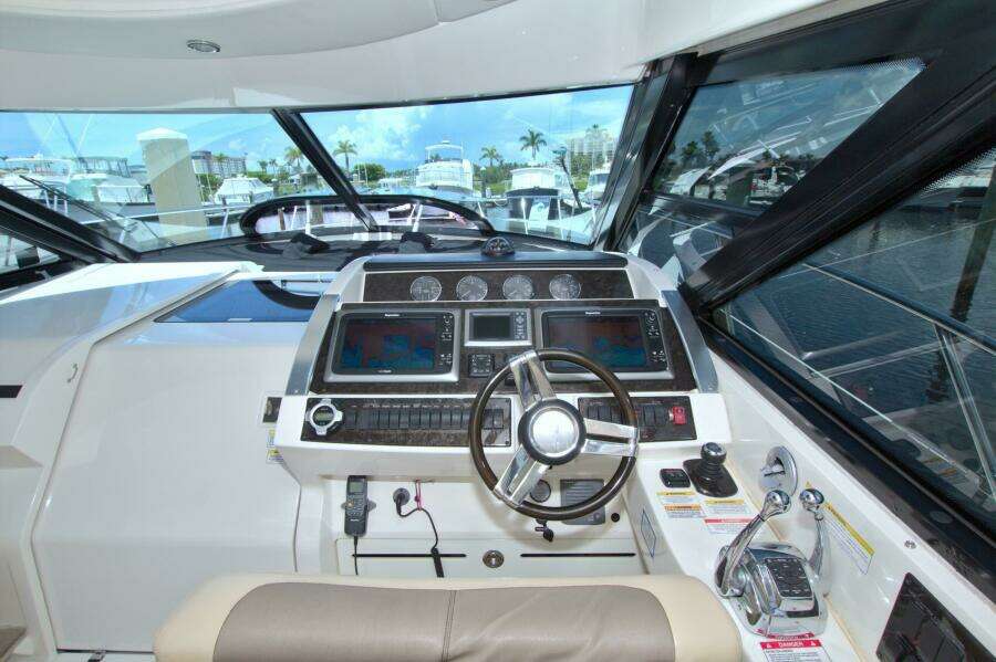2013 Sea Ray 450 Sundancer