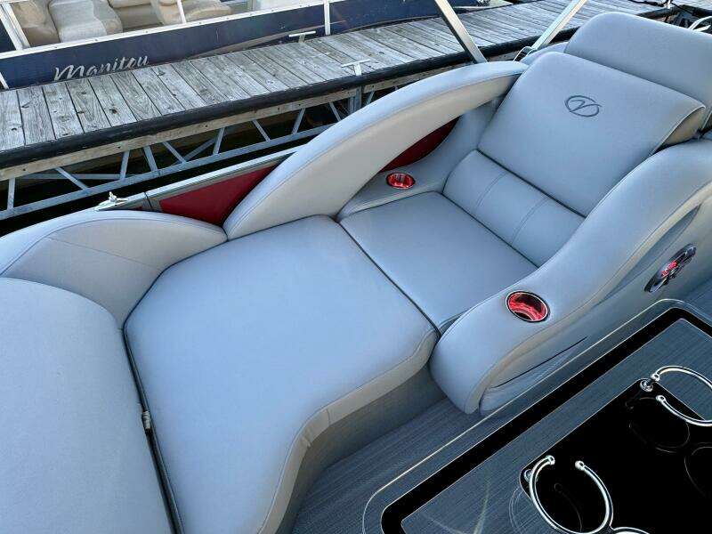 2023 Veranda Vertex VTX 22R TritoonFL