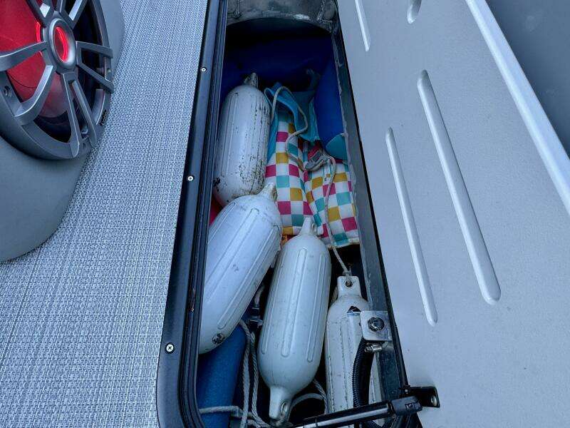 2023 Veranda Vertex VTX 22R TritoonFL