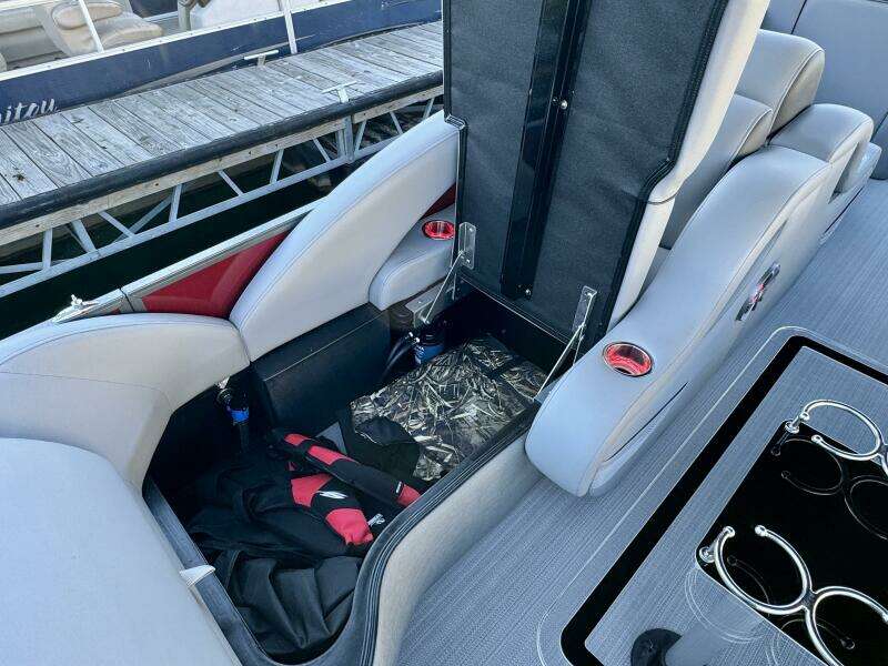 2023 Veranda Vertex VTX 22R TritoonFL