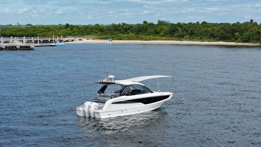 2023 Galeon 