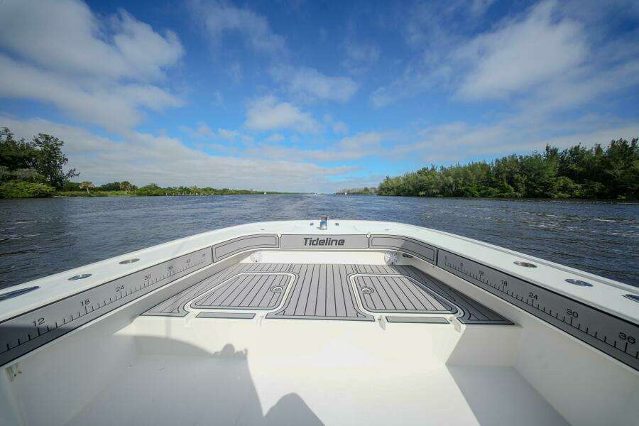2020 TideLine Boats 365 OFFSHORE