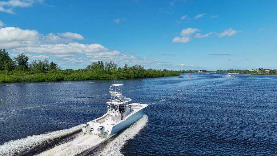 2020 TideLine Boats 365 OFFSHORE
