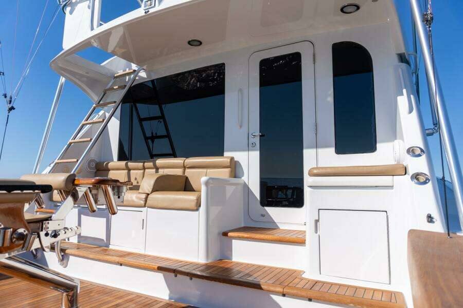 2001 Hatteras 60 Convertible - Sinyorita Salada