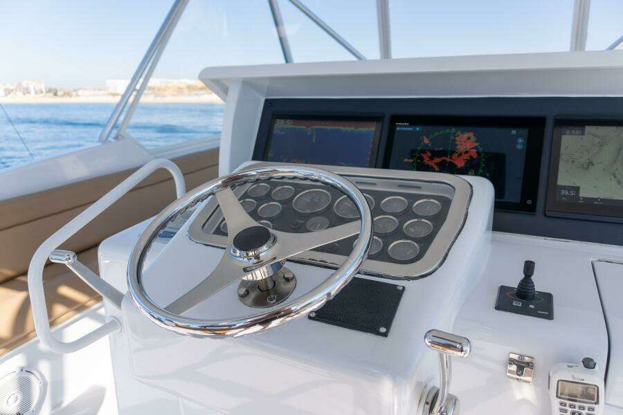 2001 Hatteras 60 Convertible - Sinyorita Salada