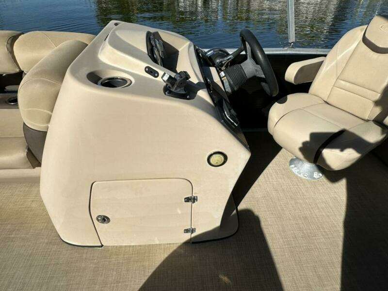 2017 Harris 220 Cruiser Tritoon