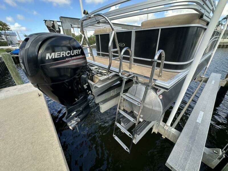 2017 Harris 220 Cruiser Tritoon