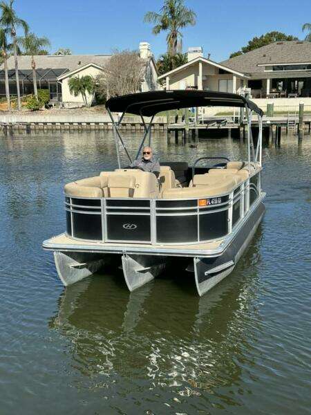 2017 Harris 220 Cruiser Tritoon