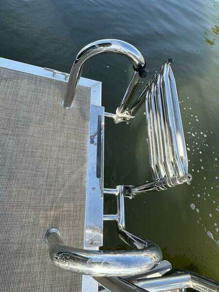 2017 Harris 220 Cruiser Tritoon