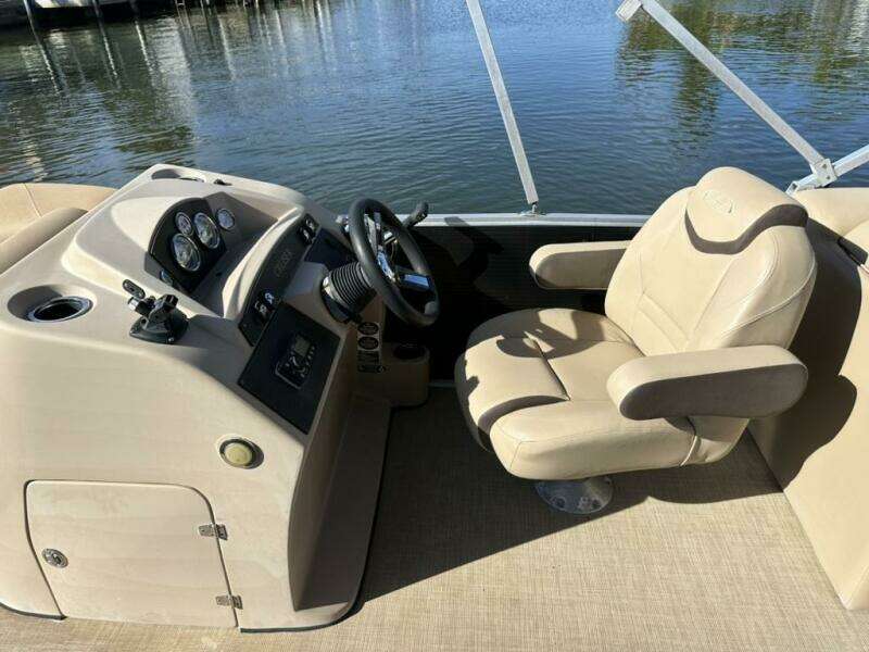2017 Harris 220 Cruiser Tritoon